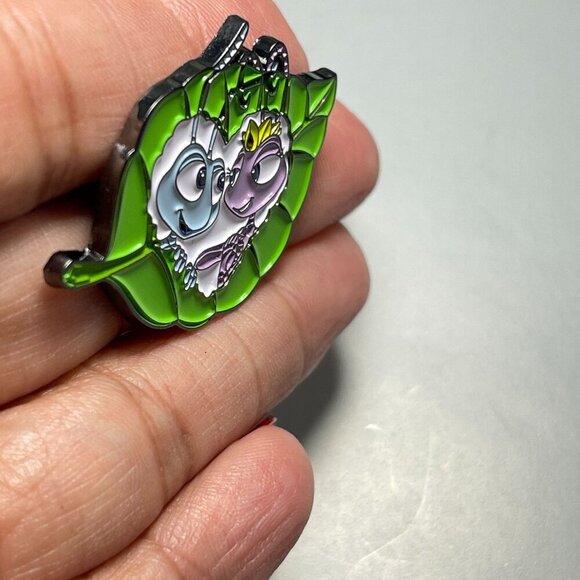 Bugs Life Lapel Pin Princess Anna Flick Leaf Badge Brooch Pin Jewelry - Picture 6 of 8